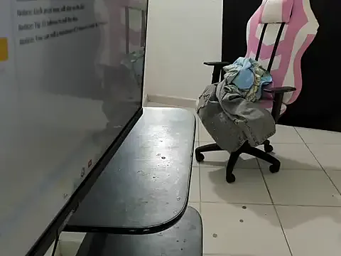  Loly_skinny10 chat room