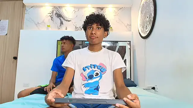 Girls: try live performances with matured performers, from dancing to quirks, in a variety of beautiful sex cams.