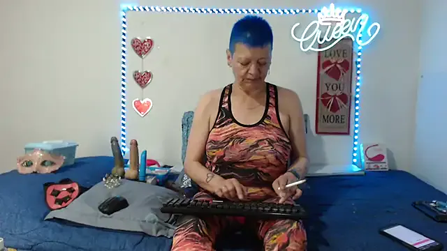 Girls: try live performances with matured performers, from dancing to quirks, in a variety of beautiful sex cams.