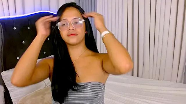 Lorainnelustts from StripChat is Freechat