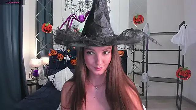 LoraSunnyy from StripChat is Freechat