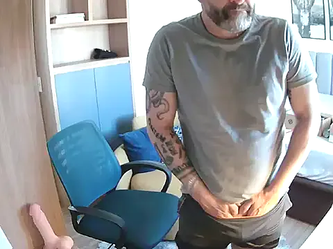 lorenzoDaddy from StripChat is Freechat