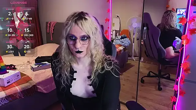 Lori_Myaf from StripChat is Freechat