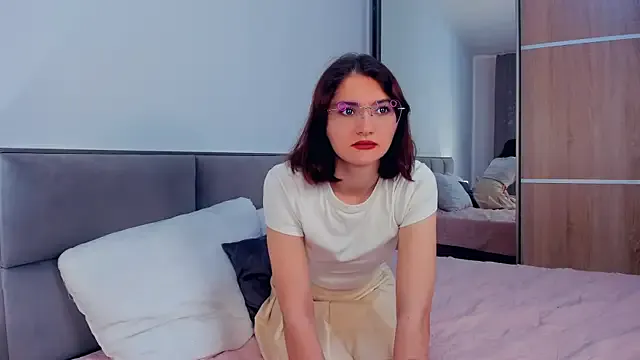 Girls: try live performances with matured performers, from dancing to quirks, in a variety of beautiful sex cams.