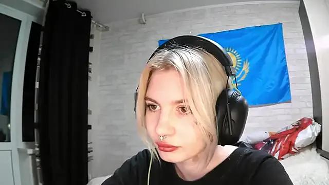 LorrineBurgert from StripChat is Freechat