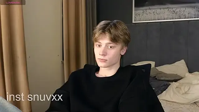 LouieEvans from StripChat is Freechat