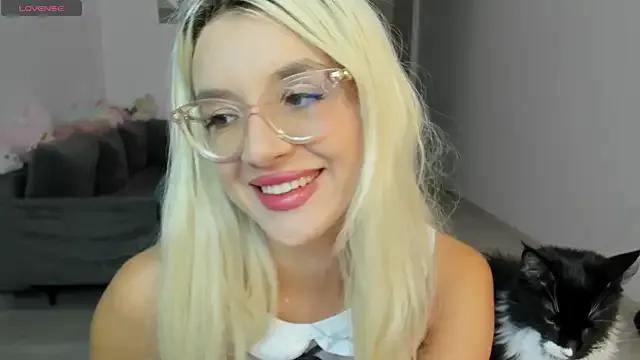 LovelyBianca from StripChat is Freechat