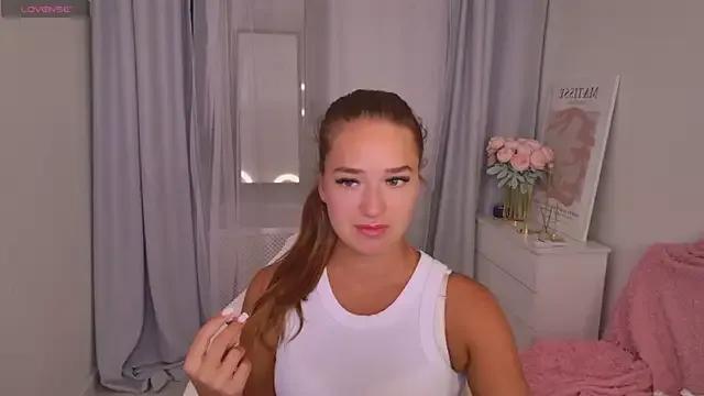 LovelyJessie from StripChat is Freechat