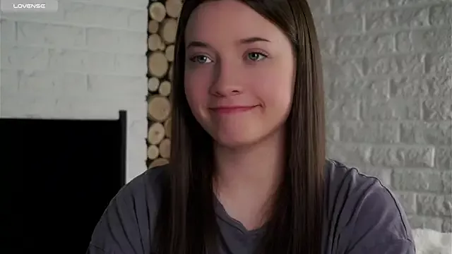 LowOncoming from StripChat