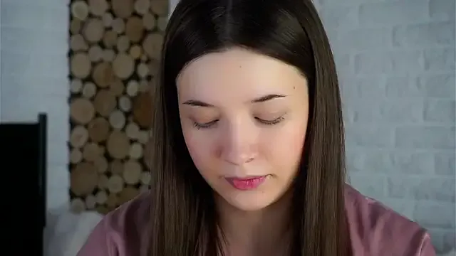 LowOncoming from StripChat