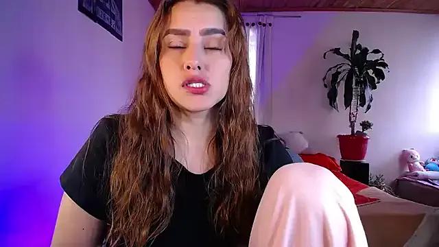 Lu_perez from StripChat is Freechat