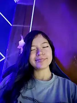 Lucia_20x from StripChat is Freechat