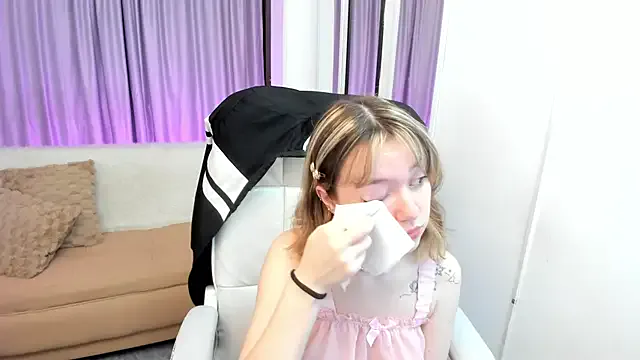 Lucia_Copper from StripChat is Freechat