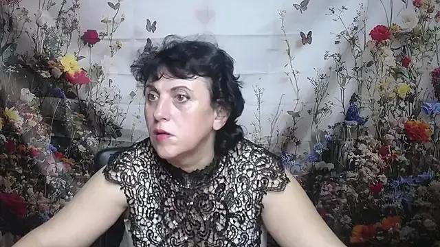 LuciaMii from StripChat is Freechat