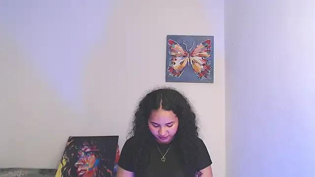 luciana_keating from StripChat is Freechat
