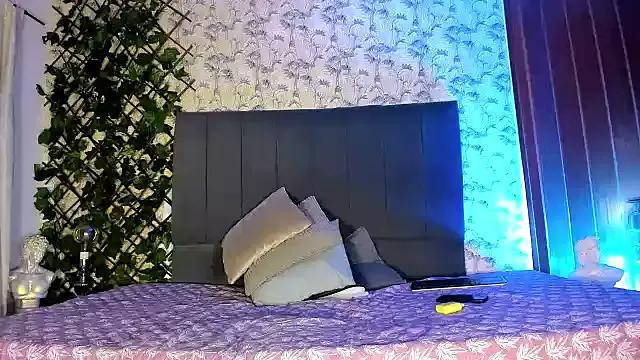 luciana_valentina from StripChat is Freechat