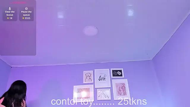 lucrecia_sucker from StripChat is Freechat