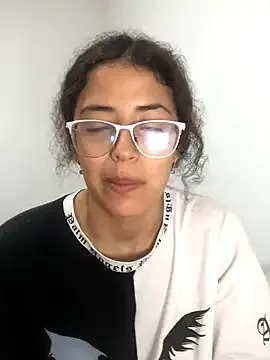 Lucris0304 from StripChat is Freechat