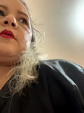 Lucy_Milf_474 from StripChat is Freechat