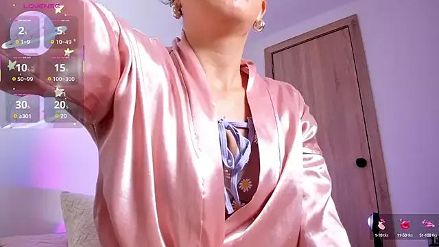 Girls: try live performances with matured performers, from dancing to quirks, in a variety of beautiful sex cams.