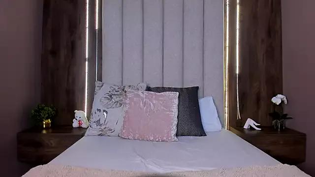 Girls: try live performances with matured performers, from dancing to quirks, in a variety of beautiful sex cams.