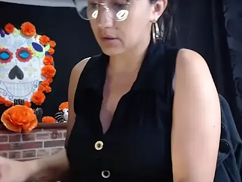 Lucyy_Naugthy from StripChat is Freechat