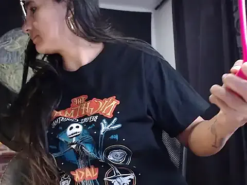 Lucyy_Naugthy from StripChat is Freechat