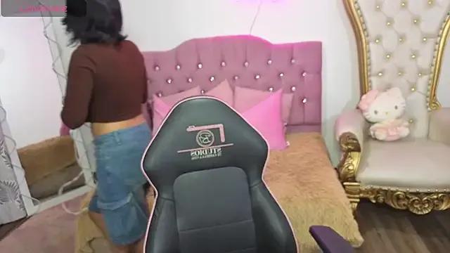 Girls: try live performances with matured performers, from dancing to quirks, in a variety of beautiful sex cams.