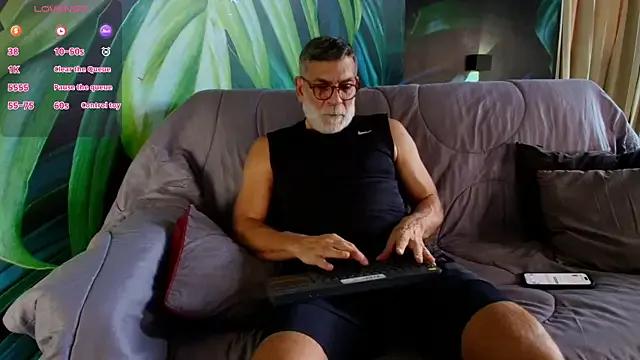LukeCrews from StripChat is Freechat