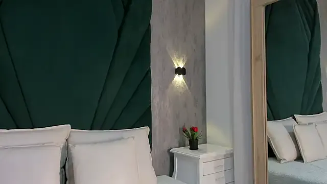 LuliJones from StripChat is Freechat