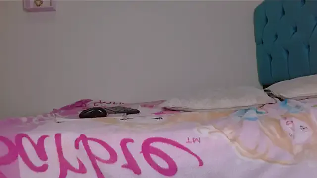 lulu_candydirtytemptation from StripChat is Freechat