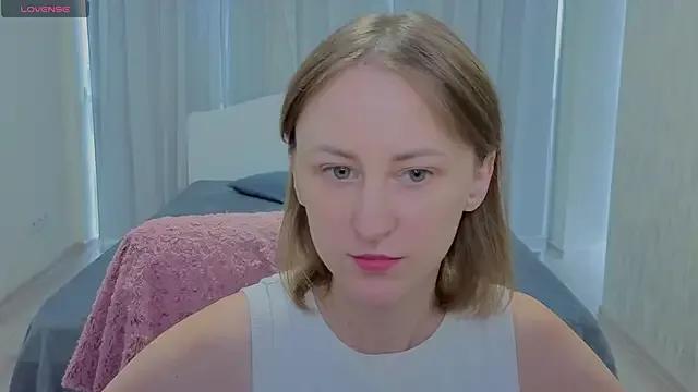 LuluChiiii from StripChat is Freechat