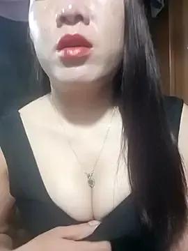 Luna-ass from StripChat is Freechat