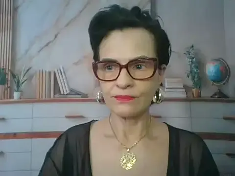 Luna-Hot0802 from StripChat