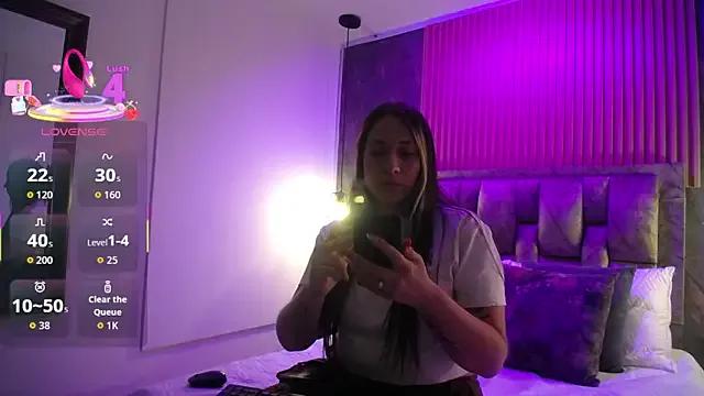 luna_killari from StripChat is Freechat