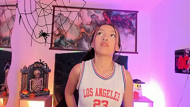 Luna_Moo_ from StripChat is Freechat