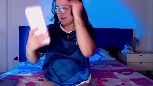 luna_palmerau from StripChat is Freechat