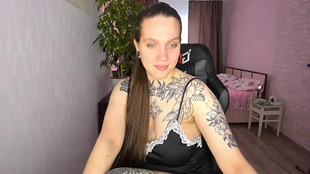 Luna_Ver from StripChat is Freechat