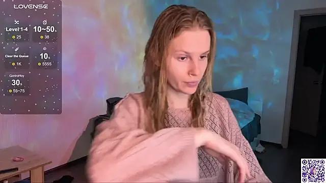 Lunaacyy from StripChat is Freechat