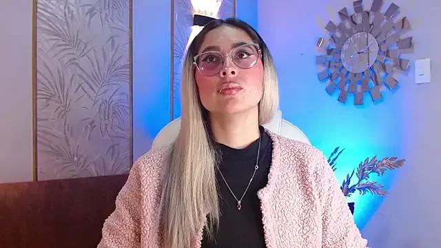 LunaaGrey_ from StripChat is Freechat