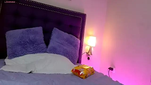Girls: try live performances with matured performers, from dancing to quirks, in a variety of beautiful sex cams.
