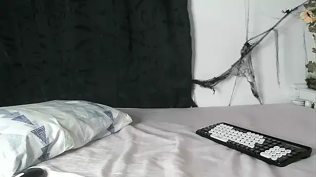 lunahototinparis18 from StripChat is Freechat