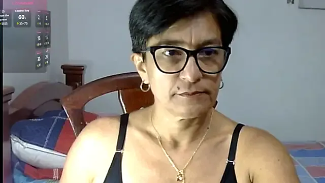 LunaLUVX from StripChat is Freechat