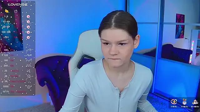 Lunamytrend from StripChat is Freechat