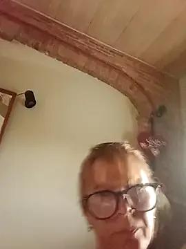 LunaNatural from StripChat is Freechat