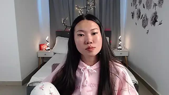 LunaPurrr from StripChat is Freechat