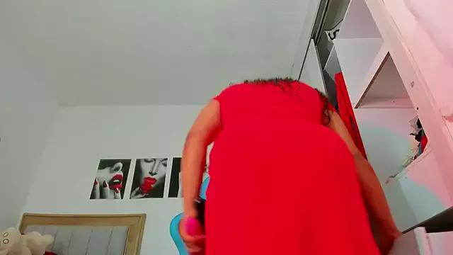 Girls: try live performances with matured performers, from dancing to quirks, in a variety of beautiful sex cams.