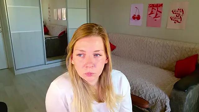 LunaVeda from StripChat is Freechat