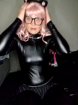 LunaXshade from StripChat is Freechat