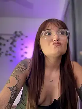 Girls: try live performances with matured performers, from dancing to quirks, in a variety of beautiful sex cams.